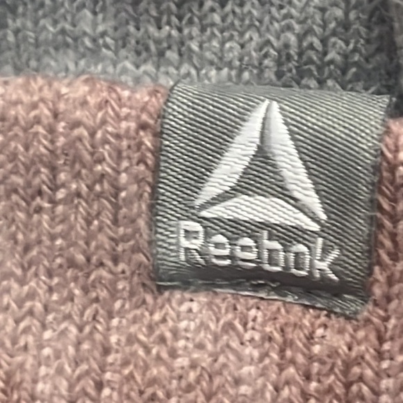 Reebok Beanie with Pom New With Tags Gray and Pastel Pink NEW NWT - Picture 5 of 7